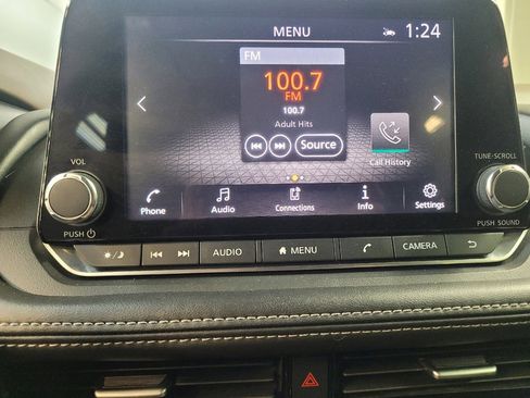 Used 2021 Nissan Rogue SV image 25