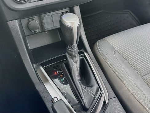 Used 2016 Toyota Corolla LE FWD image 17