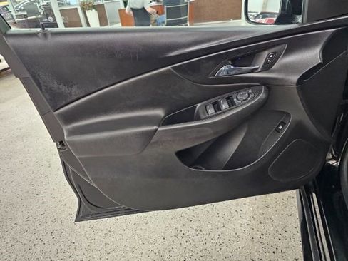 Used 2017 Chevrolet Volt LT w/ Comfort Package image 23