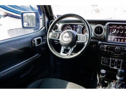 Used 2020 Jeep Gladiator Overland image 14