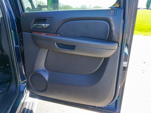 Used 2007 Chevrolet Silverado 1500 LTZ w/ Safety Package AWD/4WD image 29