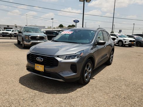Certified 2025 Ford Escape ST-Line FWD image 3