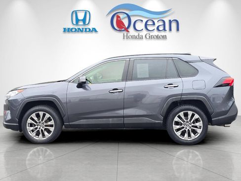 Used 2019 Toyota RAV4 Limited image 6