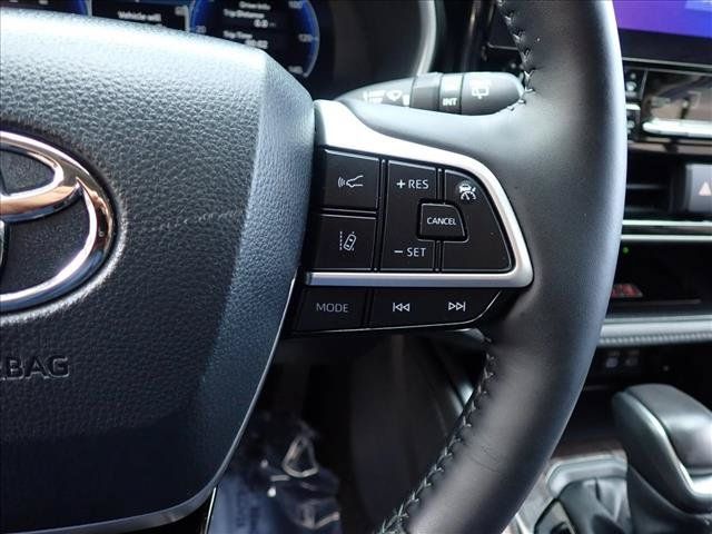 Certified 2026 Toyota Highlander Limited AWD/4WD image 17