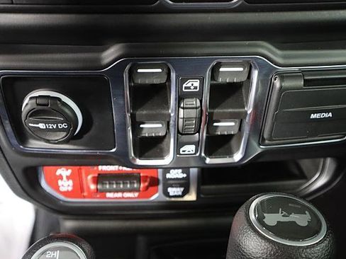 Used 2023 Jeep Wrangler Unlimited Rubicon w/ Cold Weather Group image 38