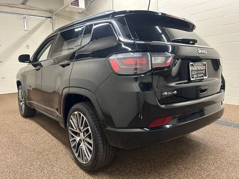 Used 2022 Jeep Compass Limited w/ Elite Group AWD/4WD image 4