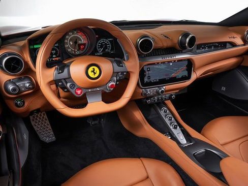 Certified 2019 Ferrari Portofino image 5
