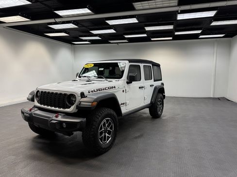 Used 2024 Jeep Wrangler Unlimited Rubicon w/ Convenience Group image 1