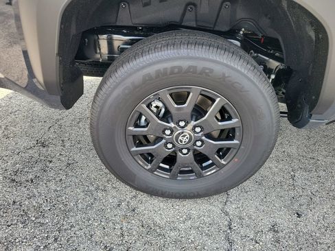 New 2026 Toyota 4Runner SR5 AWD/4WD image 31