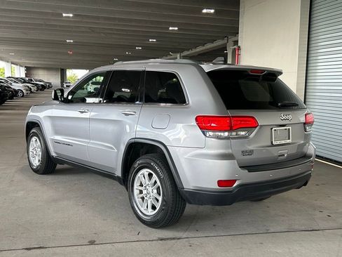 Used 2019 Jeep Grand Cherokee Laredo image 6