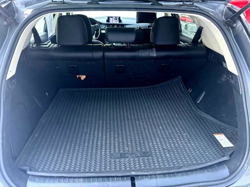 Used 2017 Lexus CT 200h Hybrid 4D Hatchback image 12