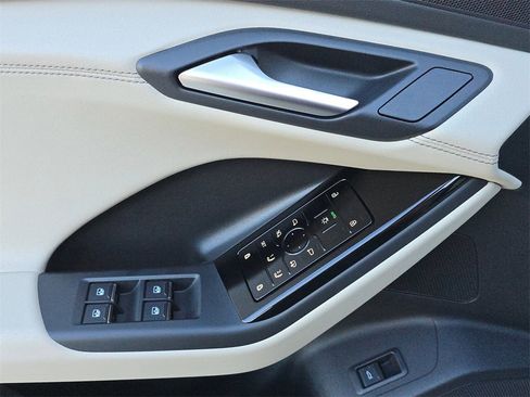 Certified 2025 Audi Q6 e-tron Premium w/ Convenience Package image 19