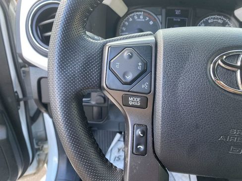 Used 2017 Toyota Tacoma TRD Off-Road image 16