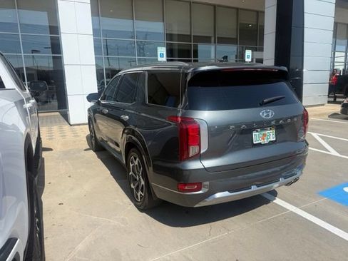 Used 2022 Hyundai Palisade Calligraphy FWD image 3