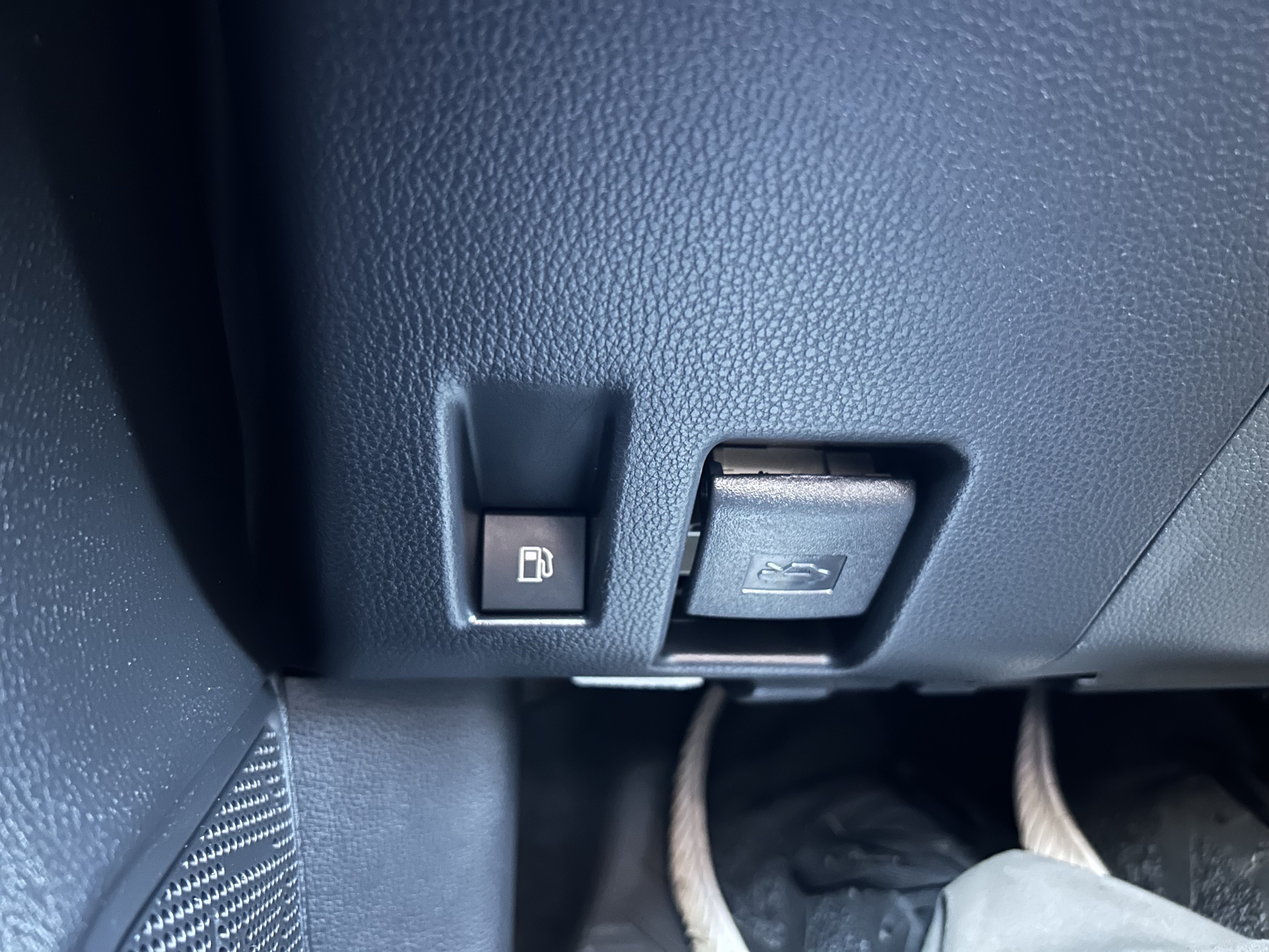 Certified 2024 Toyota RAV4 AWD Hybrid image 18