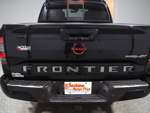 Used 2022 Nissan Frontier PRO-4X w/ Technology Package image 8