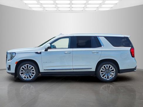 Used 2023 GMC Yukon Denali Ultimate AWD/4WD image 3