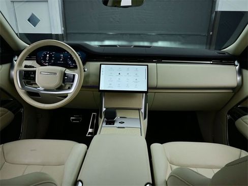 Used 2024 Land Rover Range Rover SE image 19