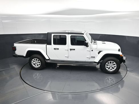 Used 2023 Jeep Gladiator Sport AWD/4WD image 47