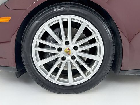 Certified 2018 Porsche Panamera 4 AWD/4WD image 32