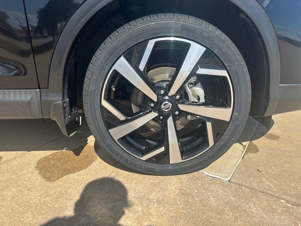 Used 2022 Nissan Rogue Sport SL AWD/4WD image 12