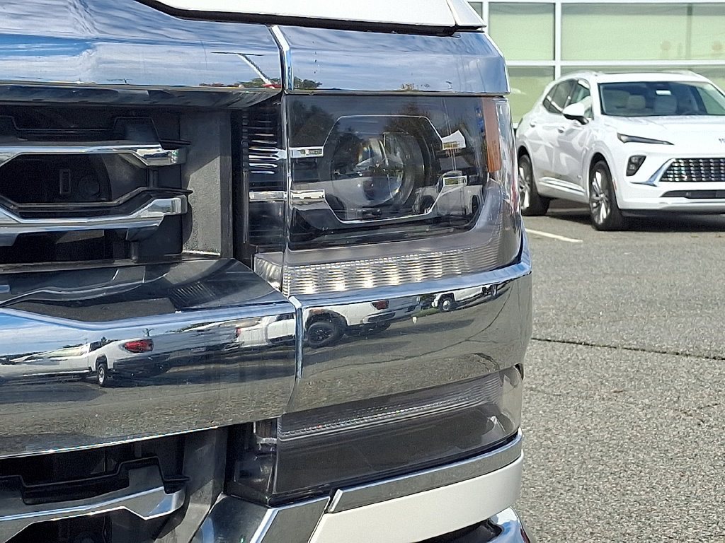 Used 2018 Chevrolet Silverado 1500 LTZ w/ Texas Edition AWD/4WD image 9