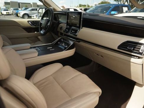 Used 2020 Lincoln Navigator L Reserve w/ Equipment Group 208A Reserve AWD/4WD image 20