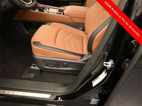 New 2025 Nissan Pathfinder Platinum image 28