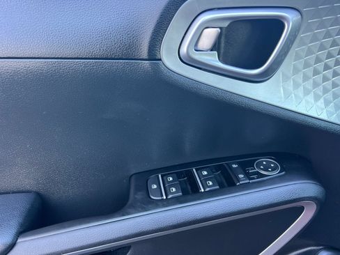 Certified 2023 Kia Soul S FWD image 10