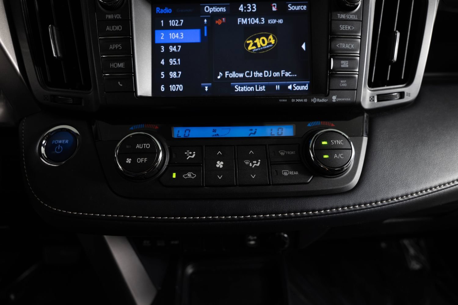 Used 2018 Toyota RAV4 XLE w/ Carpet Mat Package AWD/4WD image 38