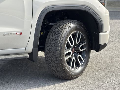 Used 2026 GMC Sierra 1500 AT4 w/ AT4 Premium Package AWD/4WD image 5