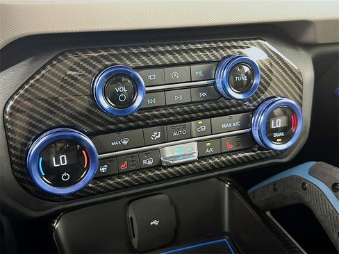 Used 2024 Ford Bronco Wildtrak image 16