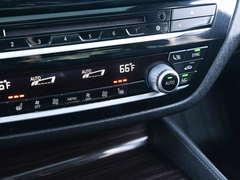 Used 2018 BMW 540i w/ M Sport Package image 40