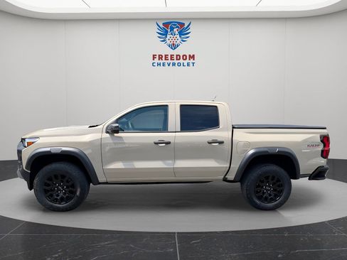 Used 2024 Chevrolet Colorado Trail Boss AWD/4WD image 3