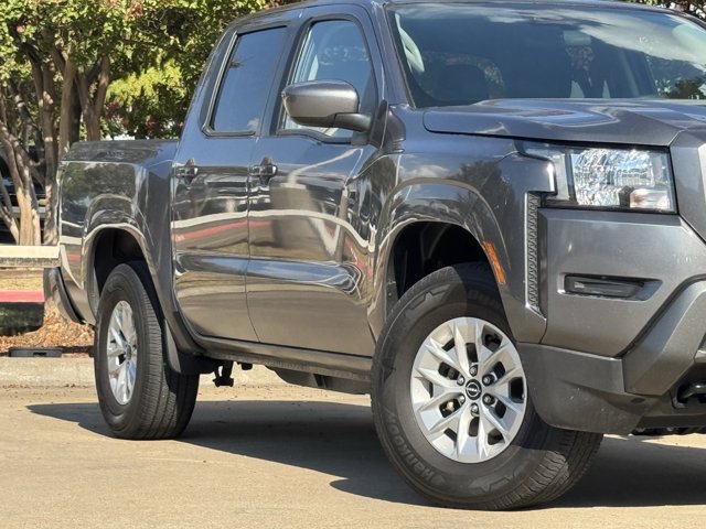 Used 2024 Nissan Frontier SV AWD/4WD image 3