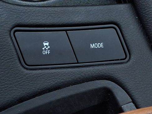 Certified 2025 Cadillac XT5 Premium Luxury w/ LPO, Floor Liner Package image 22