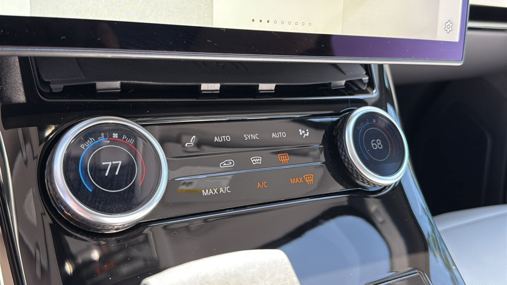 Used 2023 Land Rover Range Rover Sport SE AWD/4WD image 19