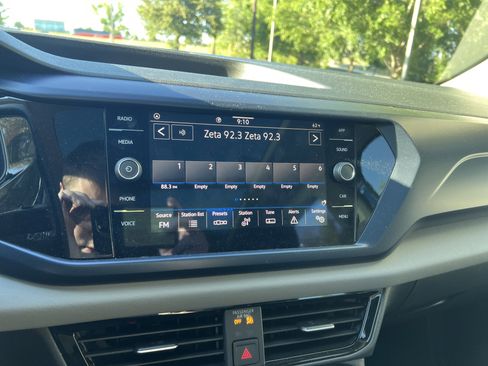 Certified 2023 Volkswagen Taos SE w/ Panoramic Sunroof Package FWD image 21