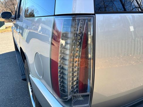 Used 2013 Cadillac Escalade Premium image 14