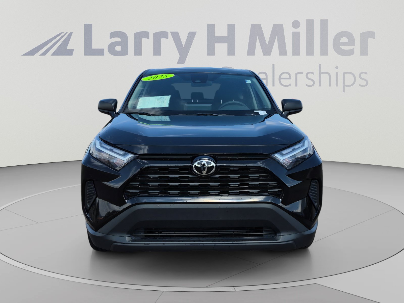 Used 2025 Toyota RAV4 LE AWD/4WD image 8