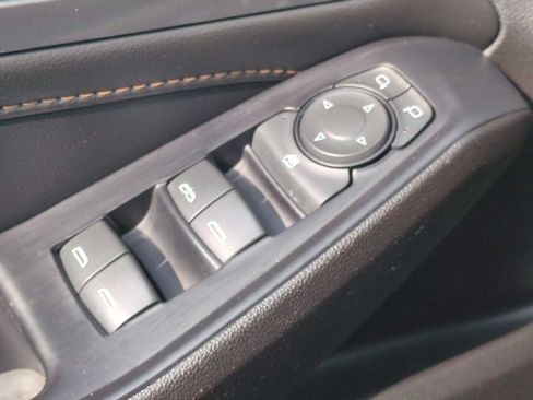 Used 2020 Chevrolet Traverse LT FWD image 22