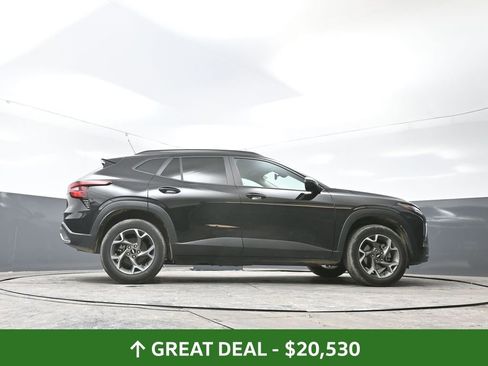 Used 2025 Chevrolet Trax LT image 50