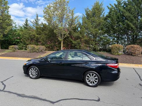 Used 2015 Toyota Camry XLE image 3
