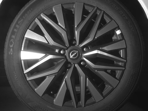 Used 2025 Nissan Altima 2.5 SV FWD image 15