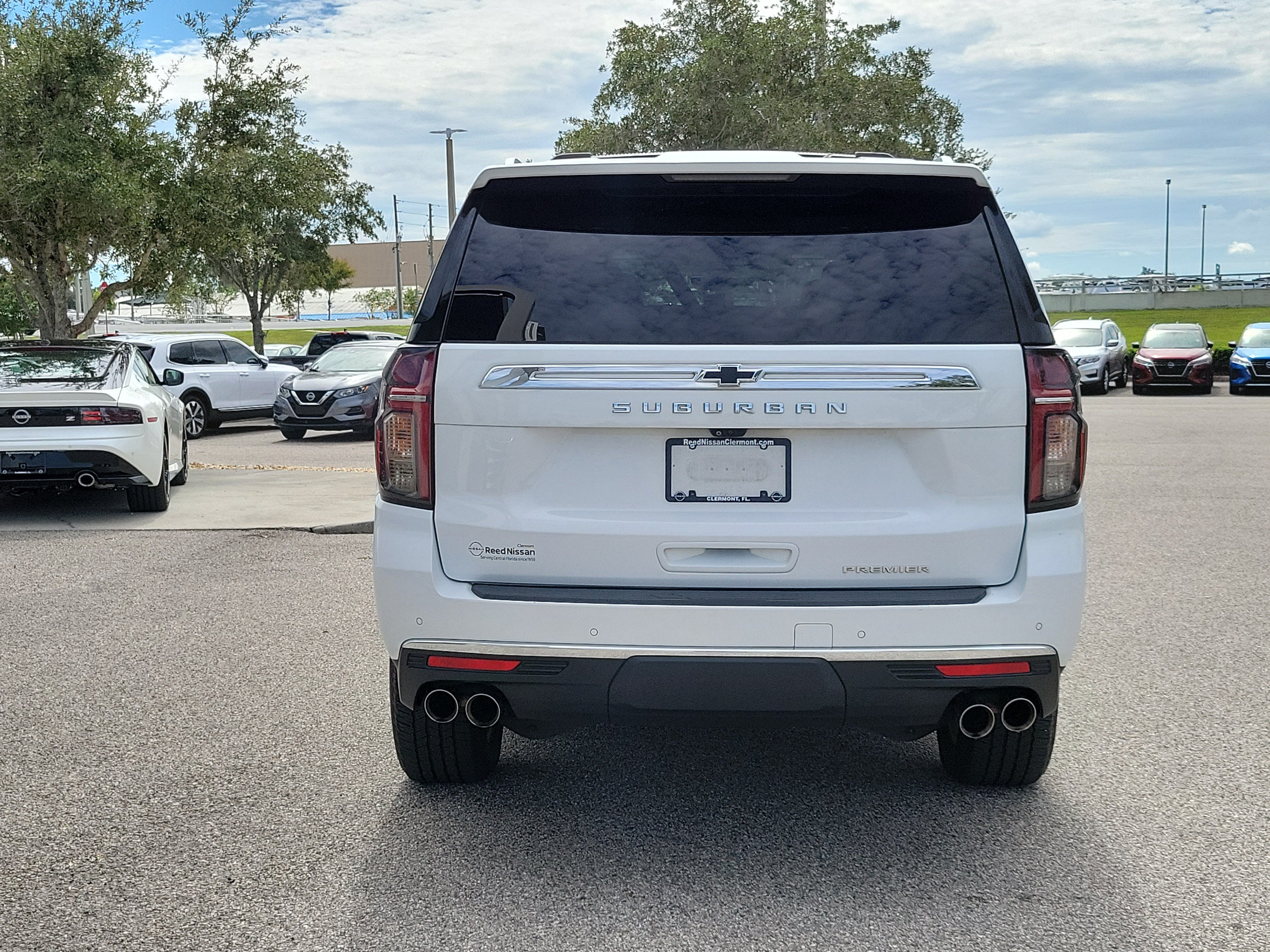 Used 2021 Chevrolet Suburban Premier w/ Premium Package AWD/4WD image 7