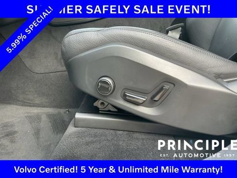 Certified 2024 Volvo XC90 B5 Plus AWD/4WD image 32