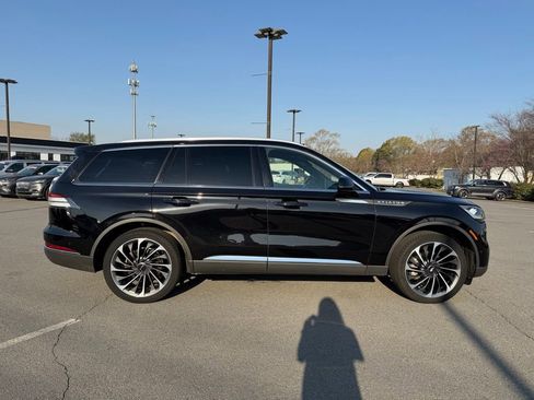 Used 2023 Lincoln Aviator Reserve w/ Equipment Group 201A image 8
