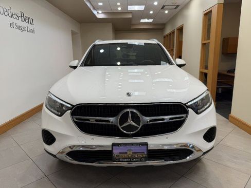 Certified 2025 Mercedes-Benz GLC 300 image 2
