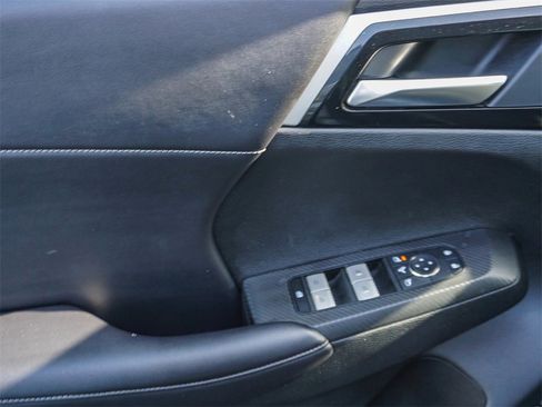 Used 2024 Mitsubishi Outlander SE image 18