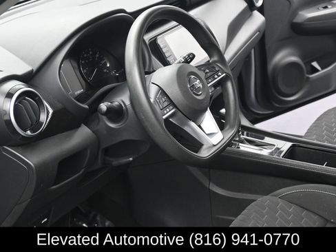Used 2021 Nissan Kicks SV w/ Interior Electronics Package FWD image 7